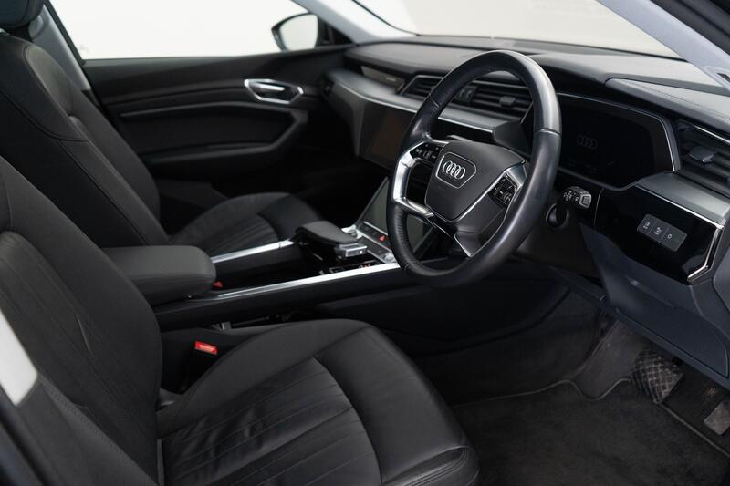 AUDI E-TRON