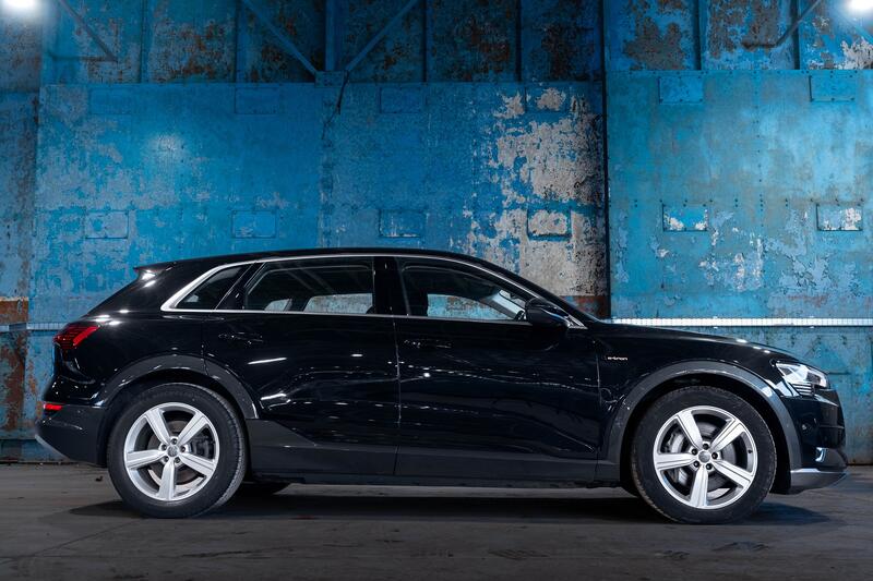 AUDI E-TRON