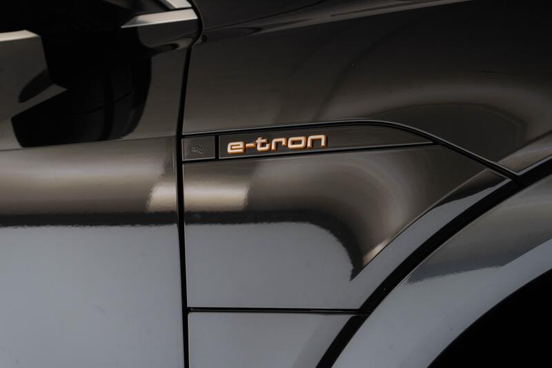 AUDI E-TRON