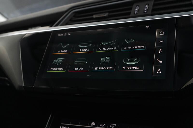 AUDI E-TRON