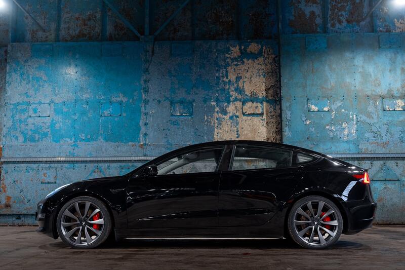 TESLA MODEL 3