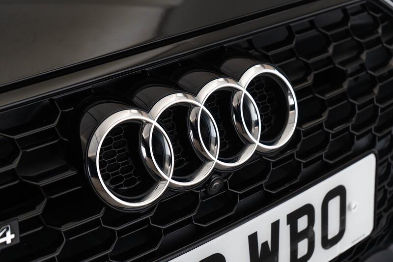 AUDI RS4