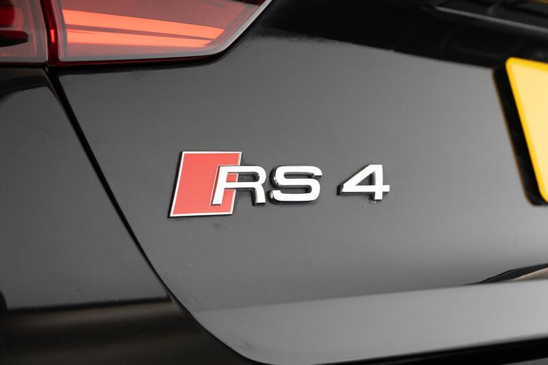 AUDI RS4