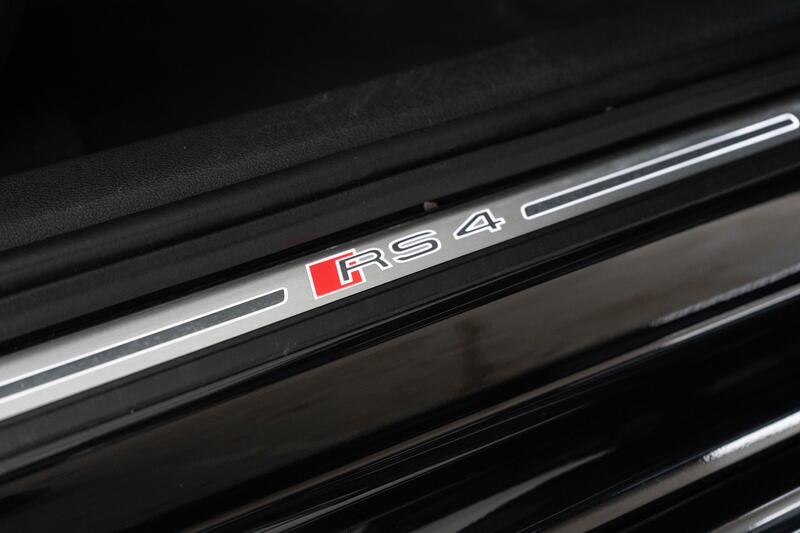 AUDI RS4