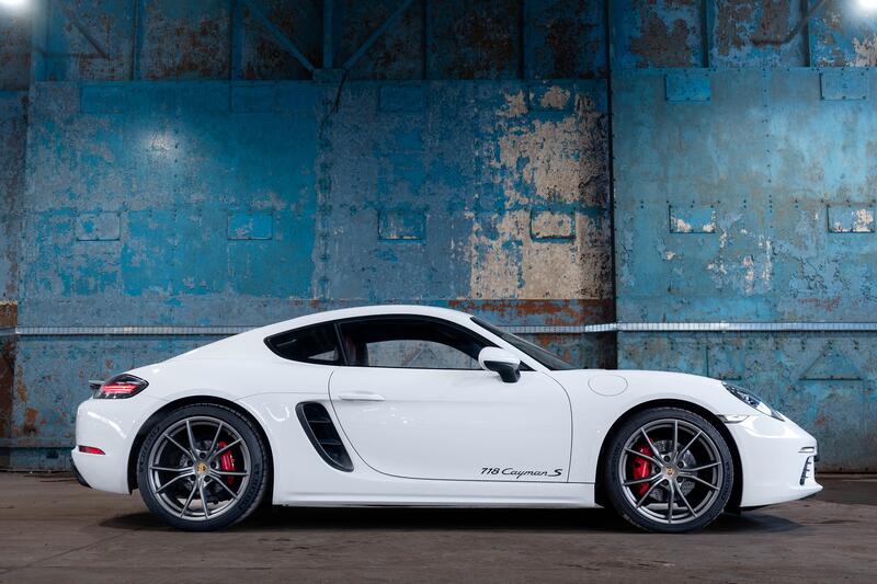 PORSCHE 718