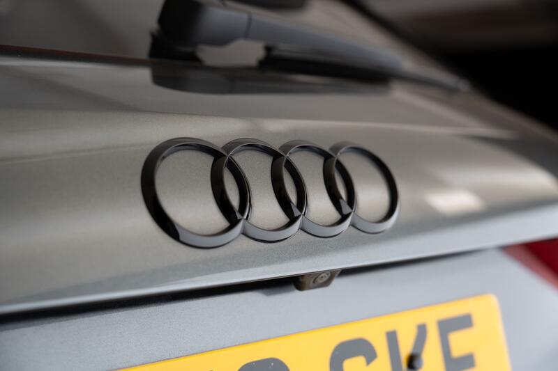AUDI RS Q3