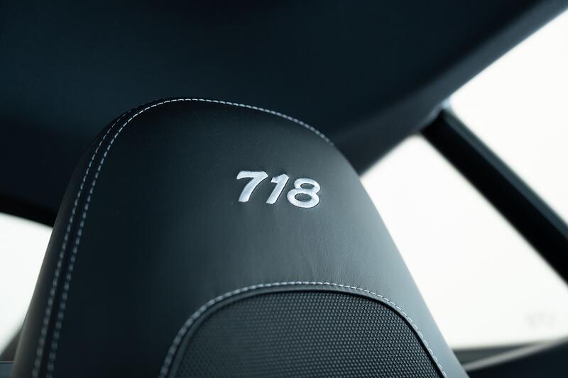 PORSCHE 718