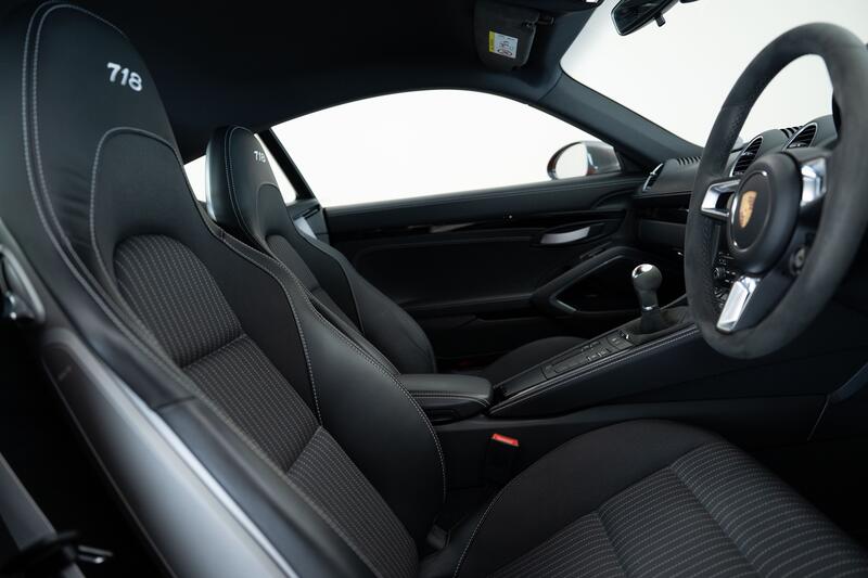 PORSCHE 718
