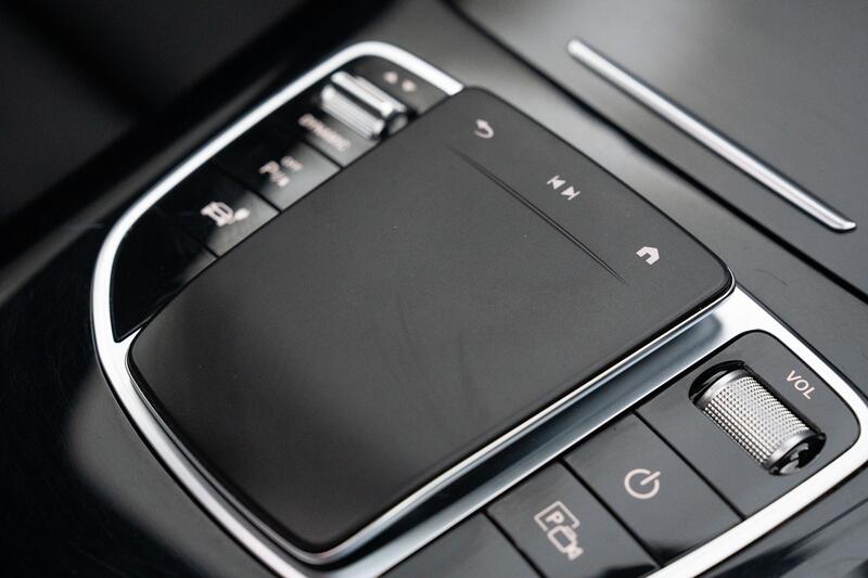 MERCEDES-BENZ EQC