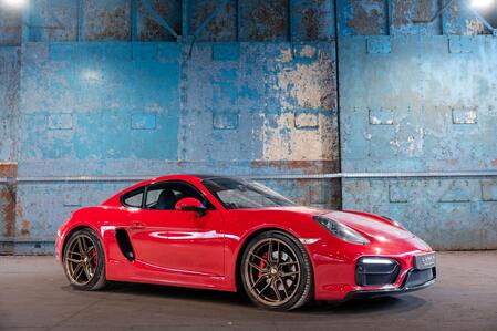 PORSCHE