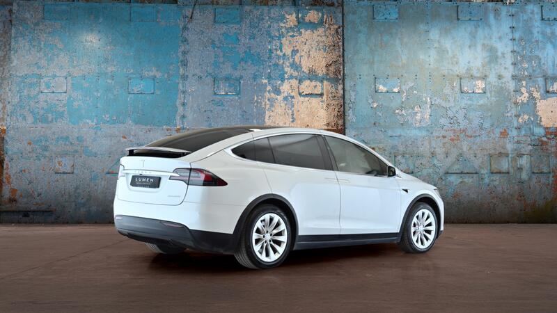 TESLA MODEL X
