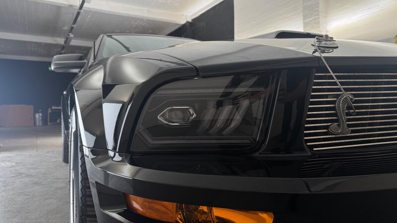 FORD MUSTANG